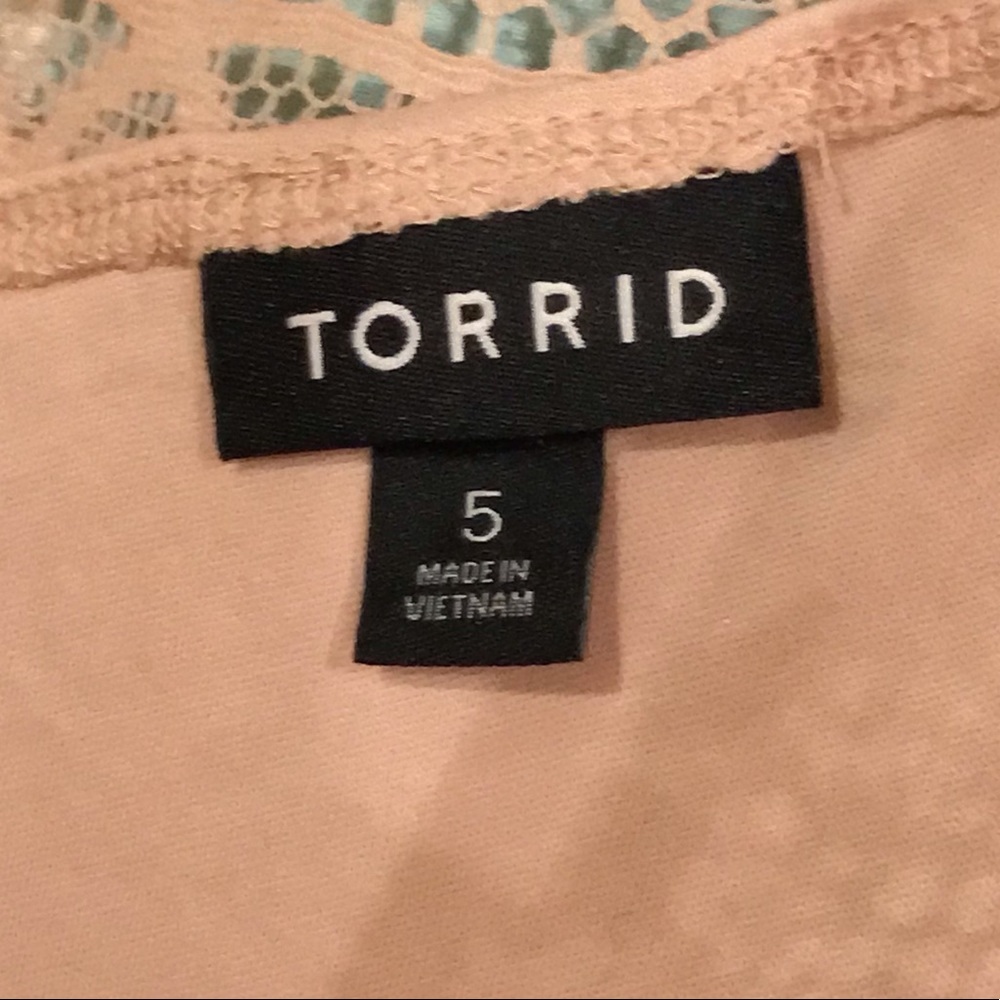 Torrid Lace Cold Shoulder blouse - Picture 3 of 4